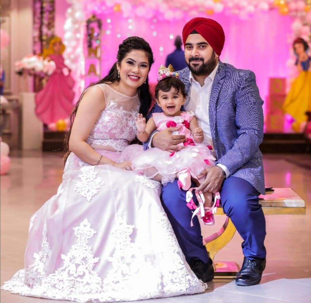 Melbourne resident Pritpal Singh (r) his wife Charu Malla have been issued Australian digital vaccine certificates. They received their vaccines in India.