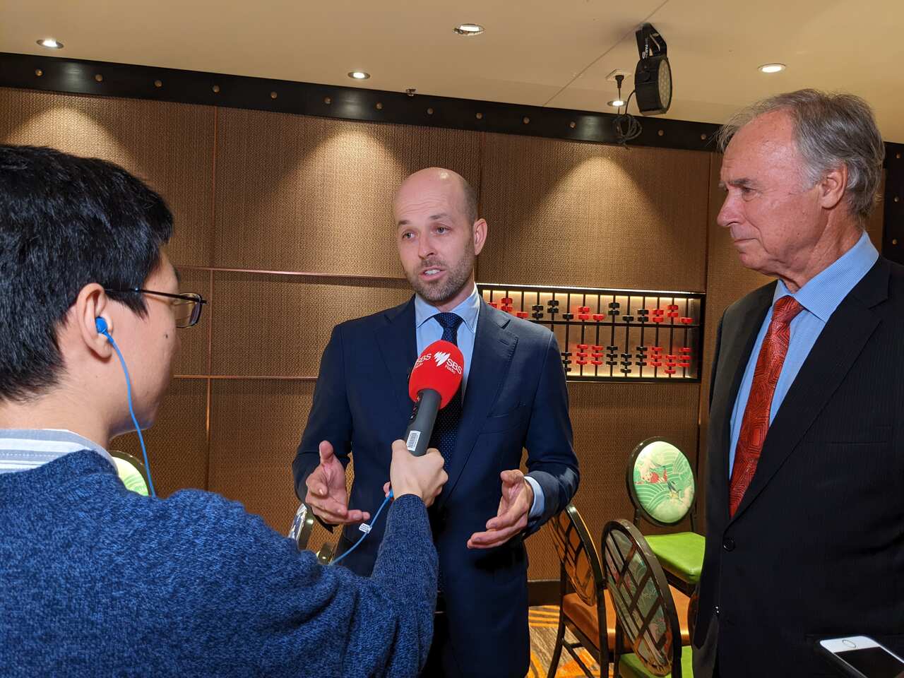 Simon Kennedy and John Alexander interviewed by SBS Chinese