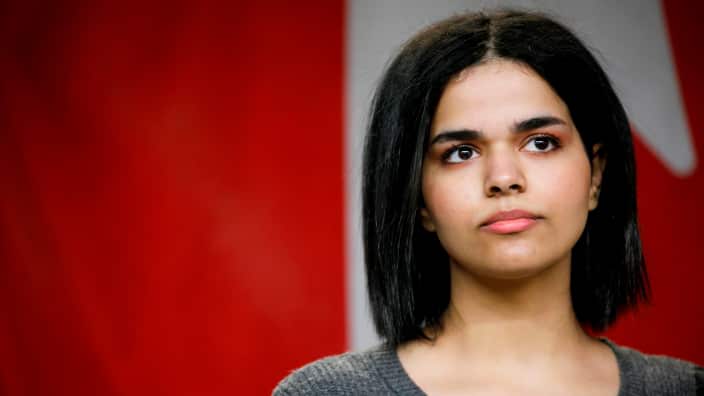 Rahaf Mohammed Alqunun makes a public statement in Toronto, canada