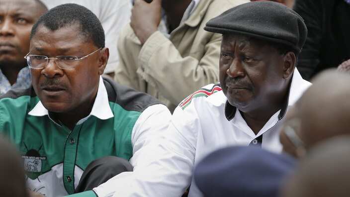 Viongozi wa chama cha CORD Raila Odinga na Moses Wetangula, wakiongoza mgomo dhidi ya tume ya uchaguzi ya Kenya (IEBC)