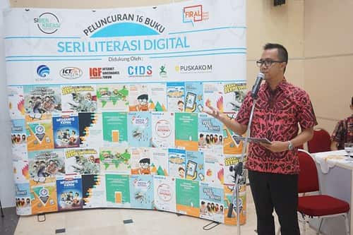 Developing a society that is digitally literate.