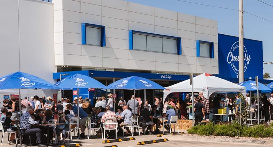 La Sagra dell'Olio Nuovo segue quella della Ricotta tenutasi nella sede di Thomastown.