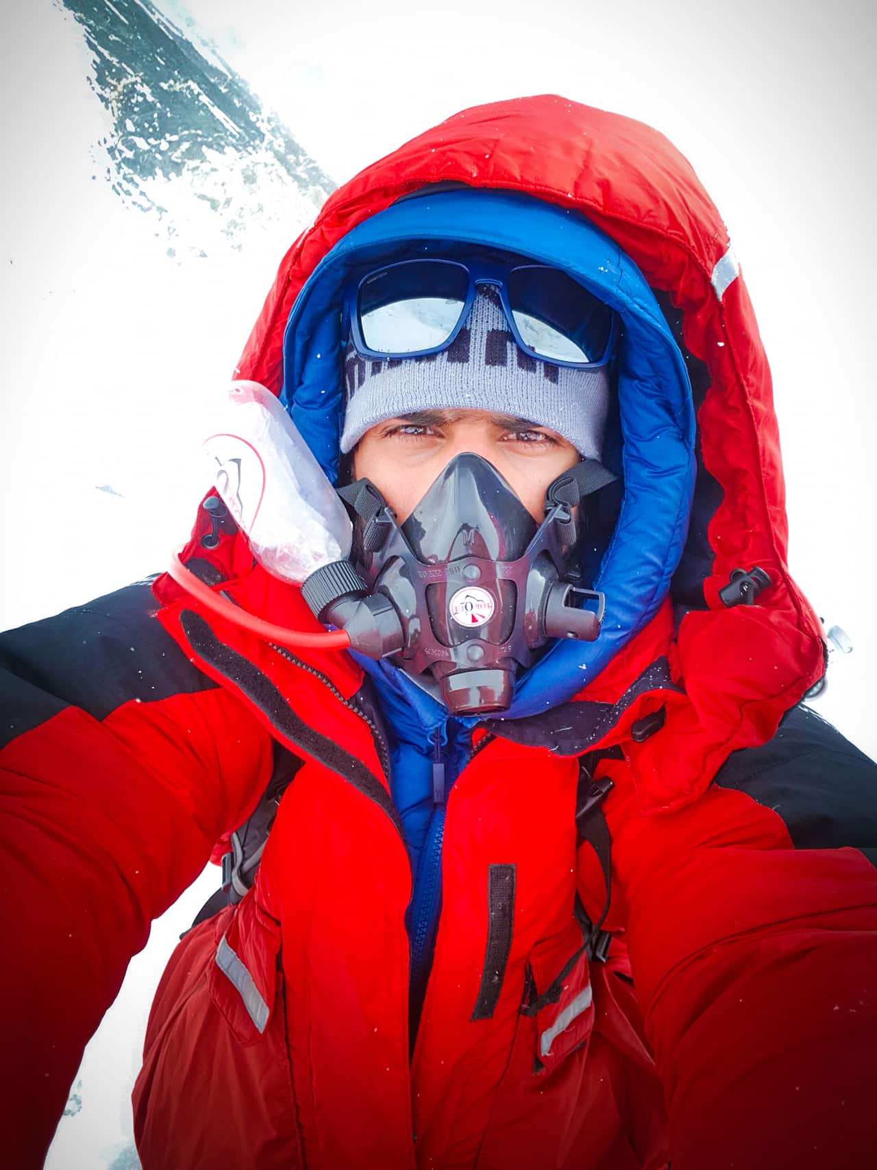 Indian mountaineer Rizza Alee has said overcrowding was an issue in Mount Everest.