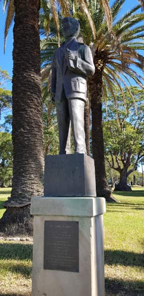 Rizal statue Ashfield