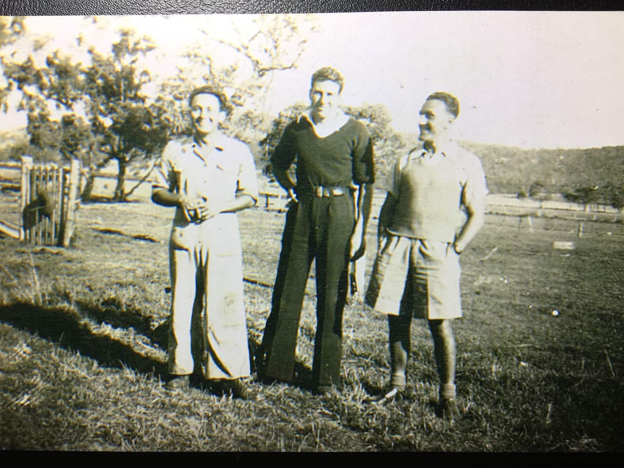 Rodolfo Bartoli (centre).
