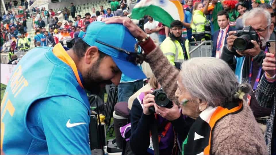 Rohit Shamra with Indian cricket team fan