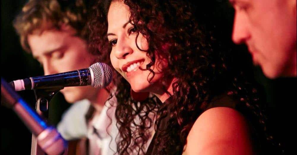 Angela Rosero. Colombian singer based in NSW