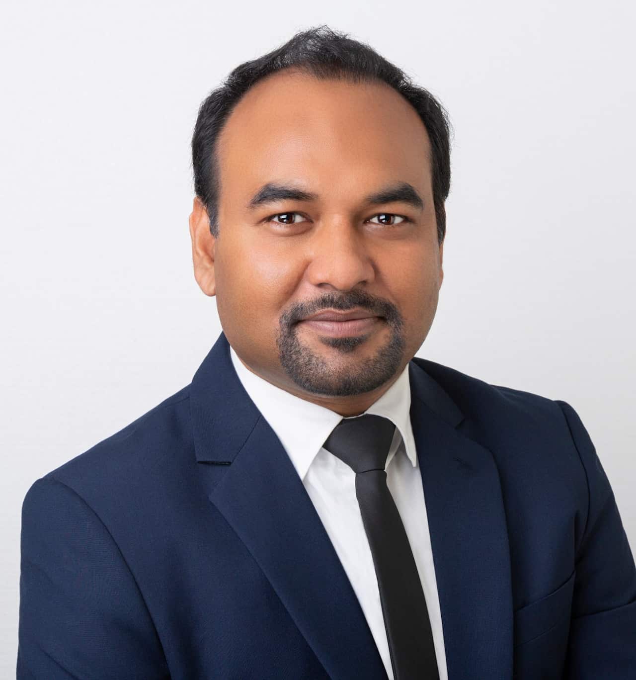 রিয়েল এস্টেট ব্যবসায়ী সাজেদুল সোহাগ বলেন, এজেন্ট হওয়া সহজ, কিন্তু এ কাজে টিকে থাকা কঠিন।