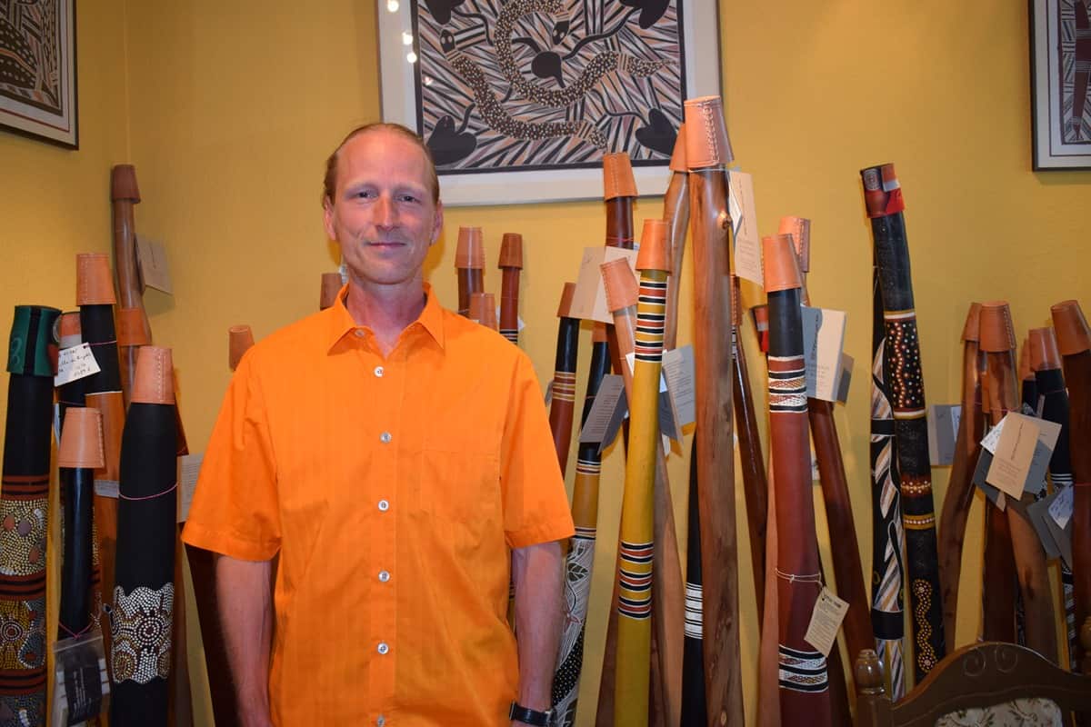 Matthias Eder mit seinen Didgeridoos