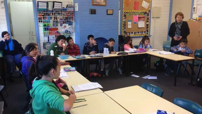 Niños aprendiendo español