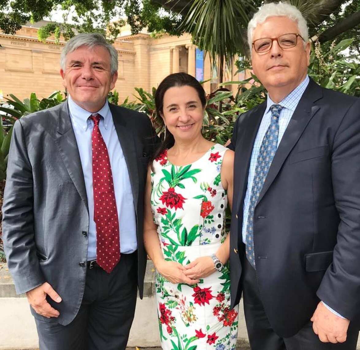 Patricio Powell (Embajador de Chile, ), Paula Moreno (Pro Chile) y Humberto Molina (Consul de Chile).