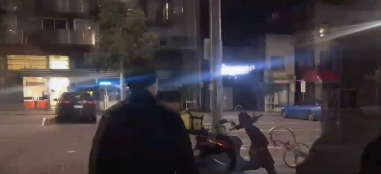 Nhóm sinh viên Trung Quốc quay video vi phạm lệnh giới nghiêm ở trung tâm Melbourne