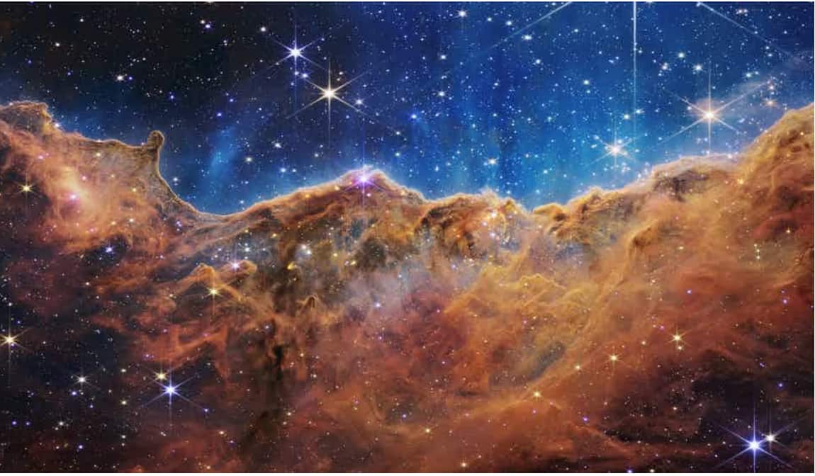 A Nebulosa Carina, um berçário cósmico envolto em gás e poeira