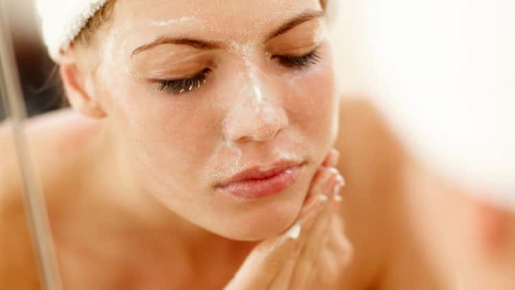 Wash face gently when acne appears