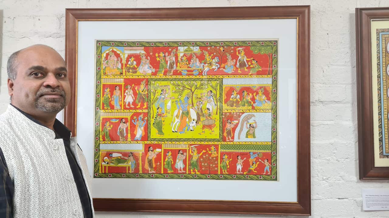 Artist and founder IIFAG Senthil Vel and the Chariyal painting