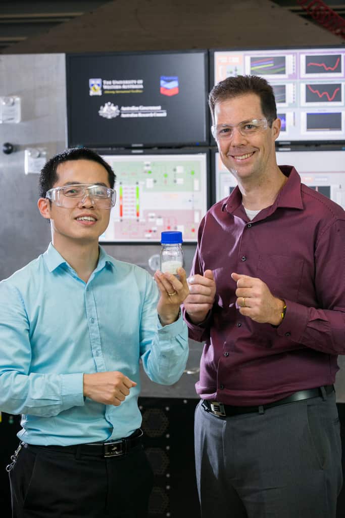 Separating Nitrogen from Natural Gas 128 (Gang Li and his research fellow)