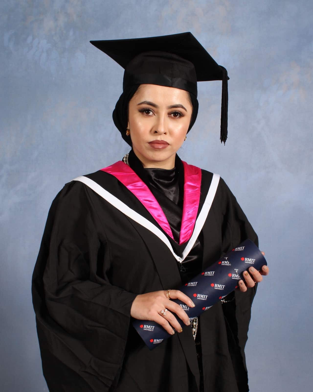 او می‌گوید روز فراغتش یک روز خاص برای خود و والدینش است، زیرا آن‌ها هرگز فرصت رفتن به دانشگاه را نداشتند.