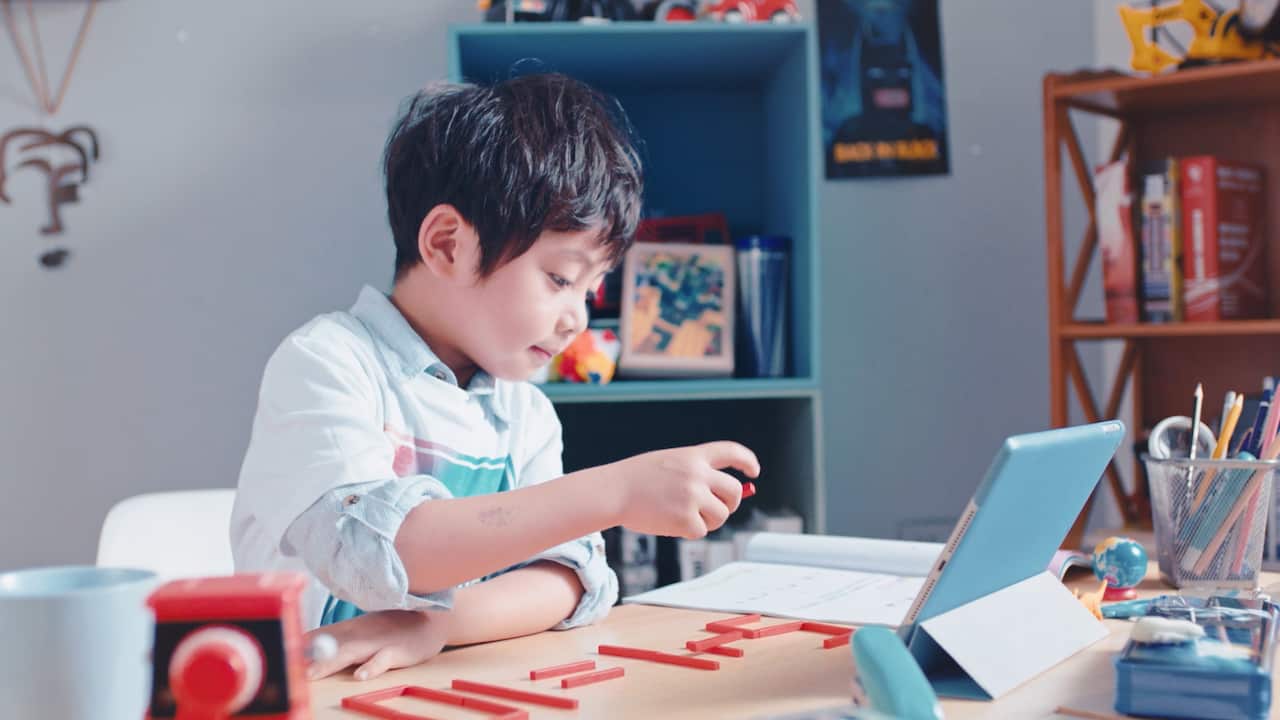 澳洲华人家长为孩子选择中国网课学习