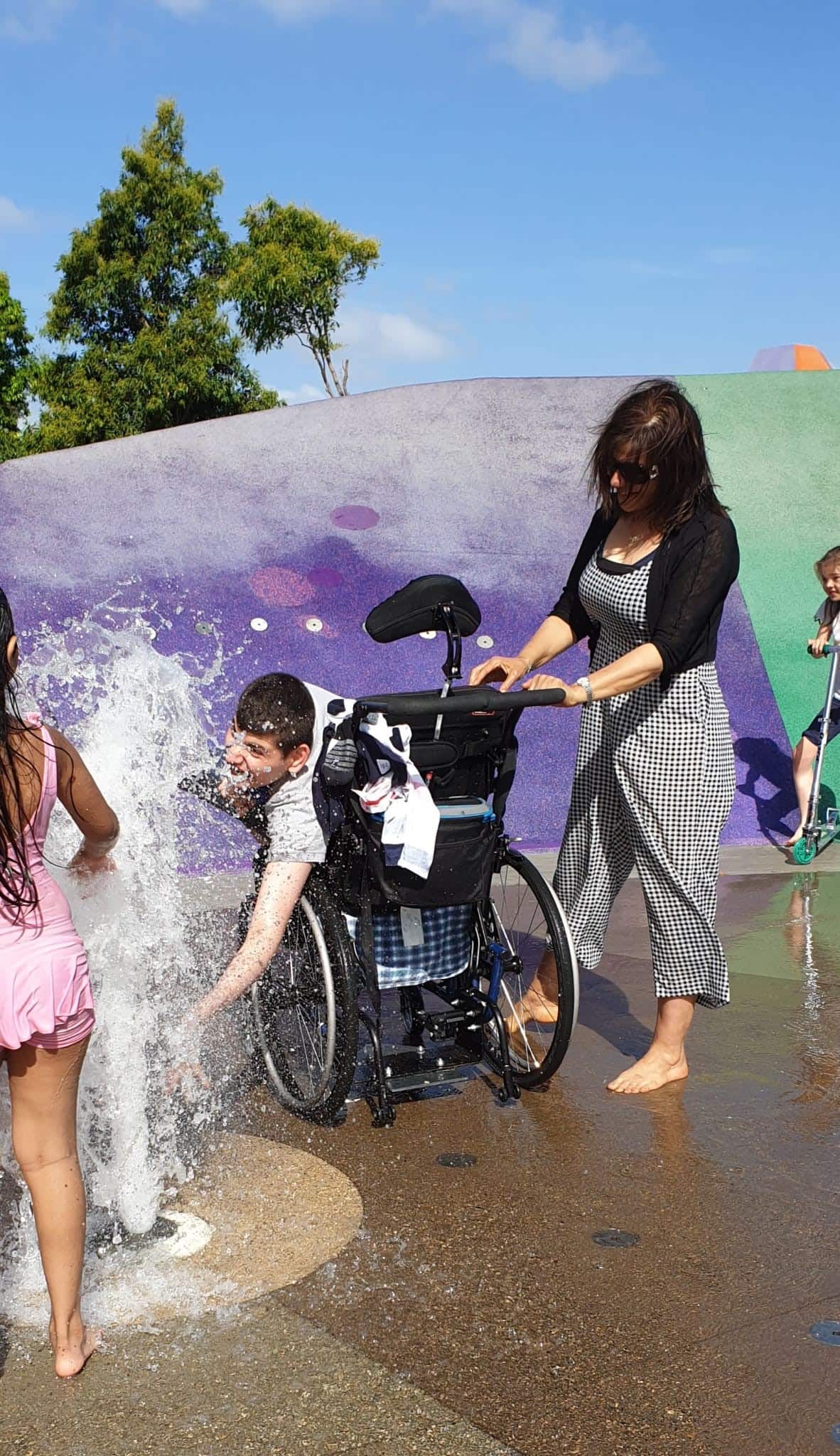 بعد نجاحات متعددة مهنيا، سمر الحارس تنذر حياتها لخدمة ذوي الاحتياجات الخاصة