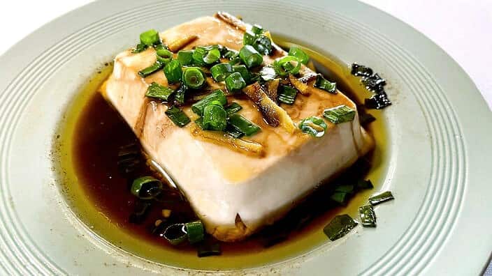 No tofu tricks here, just a simple and speedy plant-based dish perfect for tof-you and me.