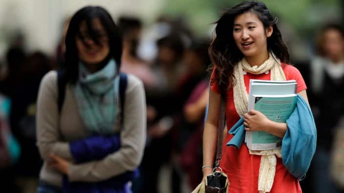 Tertiary students at the University of Melbourne in Melbourne, Wednesday, May 8, 2012. (AAP Image/Julian Smith) NO ARCHIVING