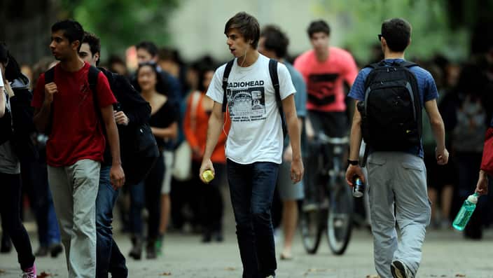 Tertiary students at the University of Melbourne in Melbourne, Wednesday, May 8, 2012. (AAP Image/Julian Smith) NO ARCHIVING
