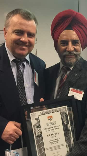 Dr Surinder Singh receiving the PIVE award in University of Sydney