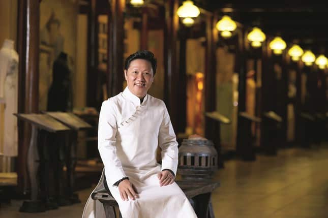 NTK Lê Sĩ Hoàng tại Bảo tàng Áo dài