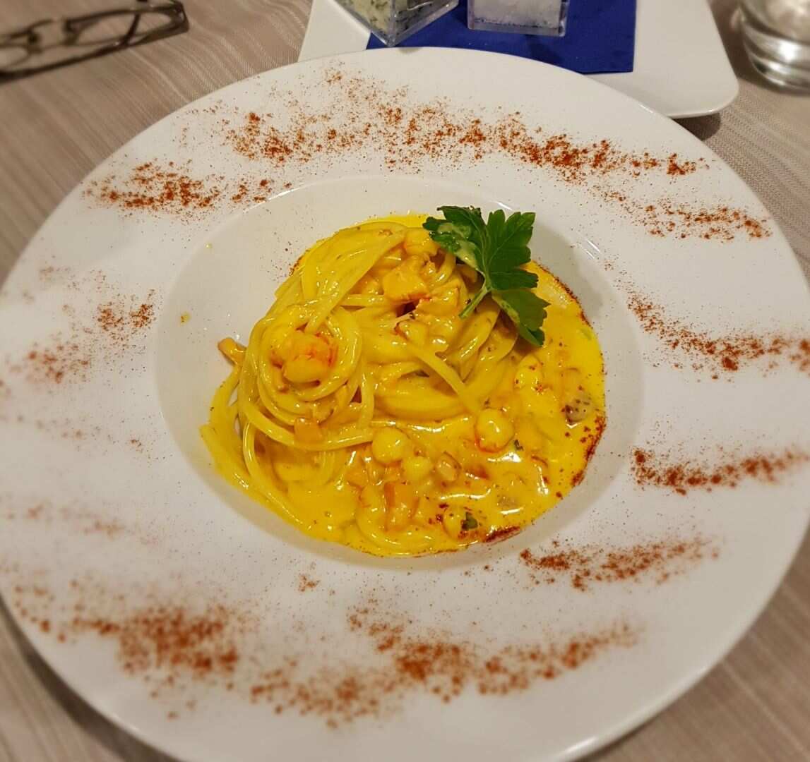 Tagliatelle, salmon and pink peppercorns