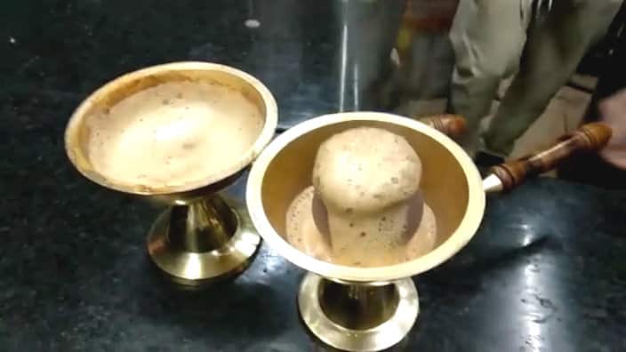 Frothing Tandoori Chai with a unique flavour