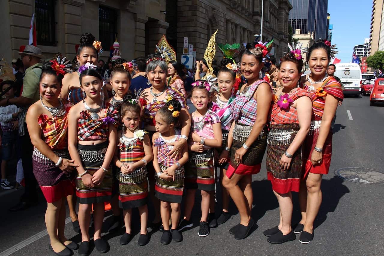 มีเด็กและผู้ใหญ่ที่เข้าร่วมกิจกรรมของสมาคม