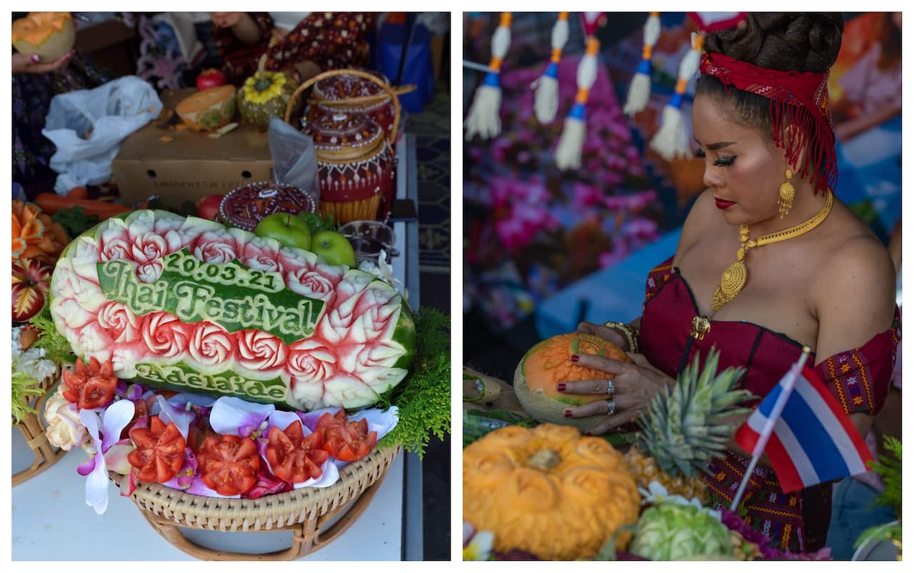 การโชว์แกะสลักผักและผลไม้แบบไทยๆ ภายในงาน