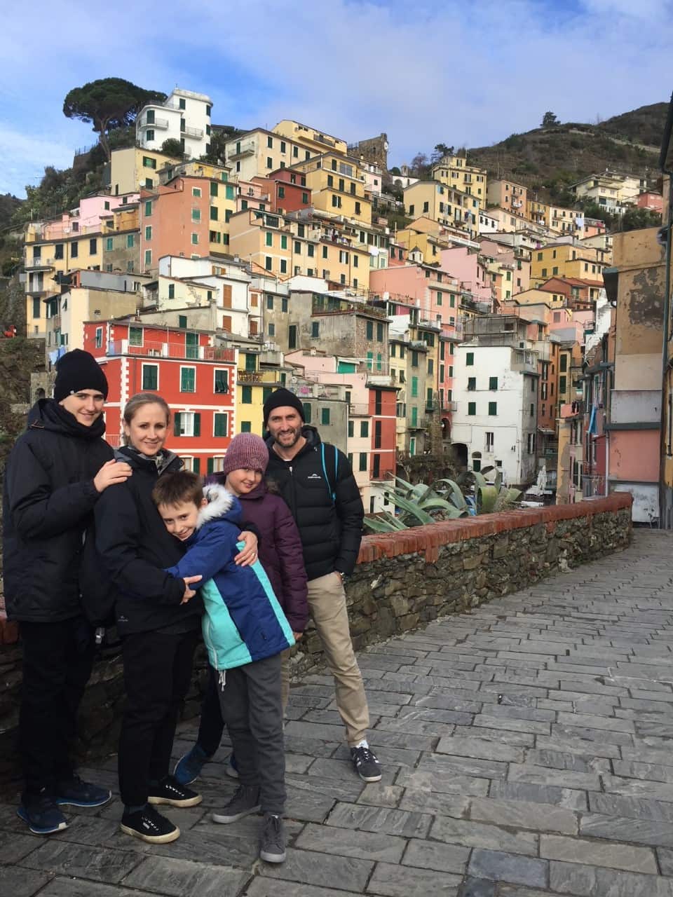 Emanuele Attanasio in vacanza con la famiglia alle Cinque Terre