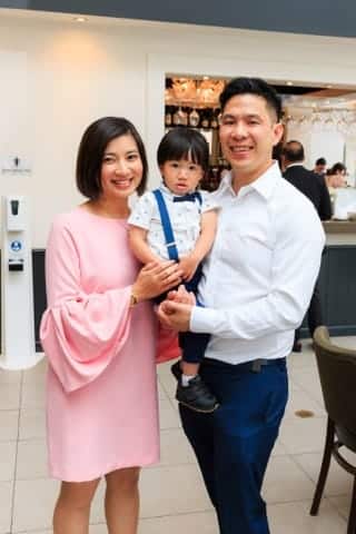 Thúy Phượng with husband and son