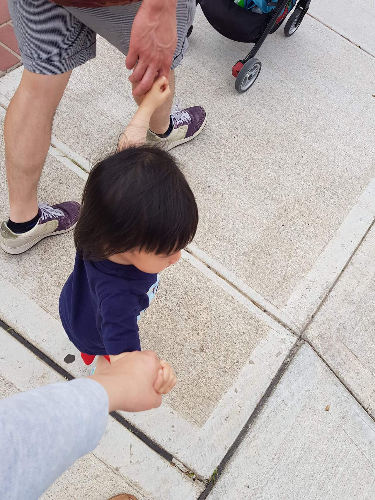 Thúy Phượng with husband and son