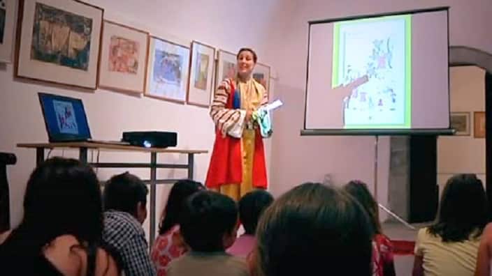 Eleni Manou teaches to kids the Tsakonian dialect/language 