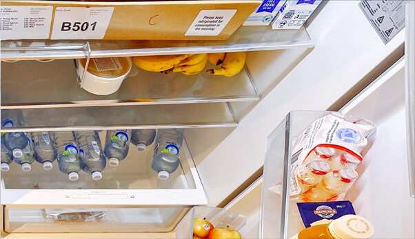 the Victorian Quarantine Hub provides free meals, drinks and fruits for residents