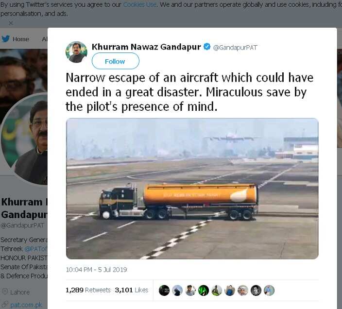 Screenshot of Pakistan politician Khurram Nawaz Gandapur tweet regarding near-collision of a plane and oil-tanker. (via Archivetoday.fo)