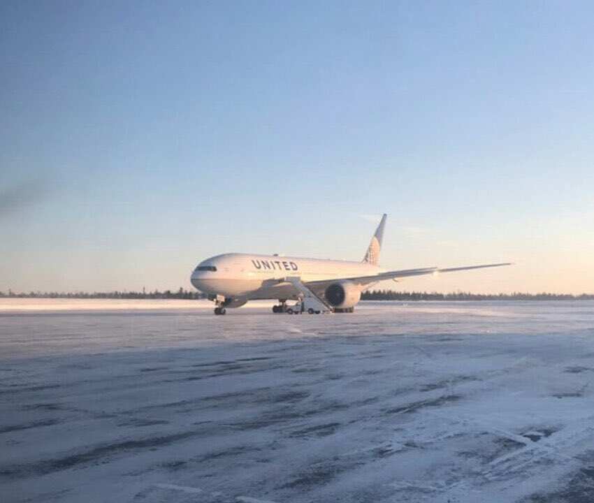 United Airlines Canada 16 hrs grounded