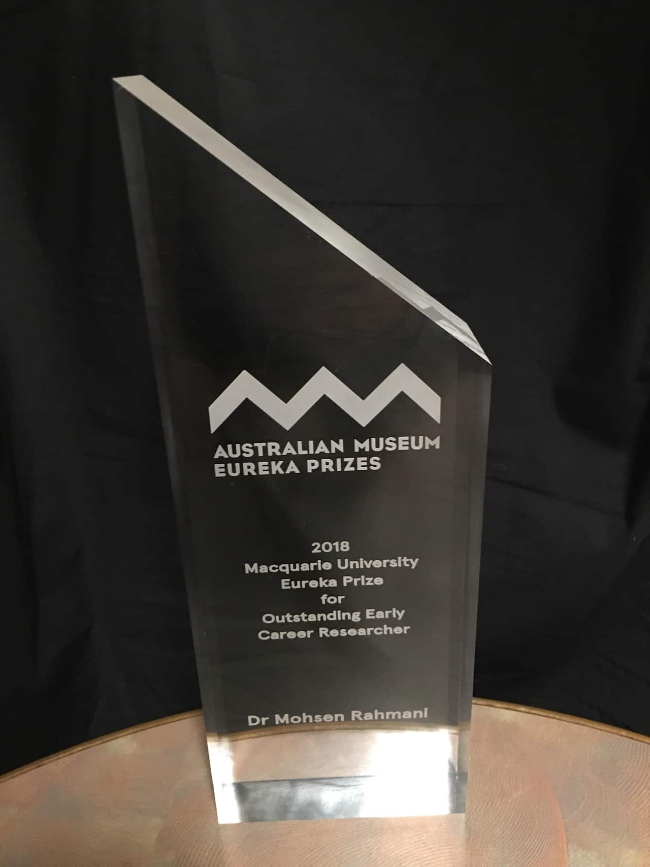 دکتر محسن رحمانی  برنده جایزه سال دو هزار و هجده یوریکا شد 