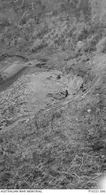 Thousands of veterans were employed for the construction, using picks, shovels and horse-drawn carts.