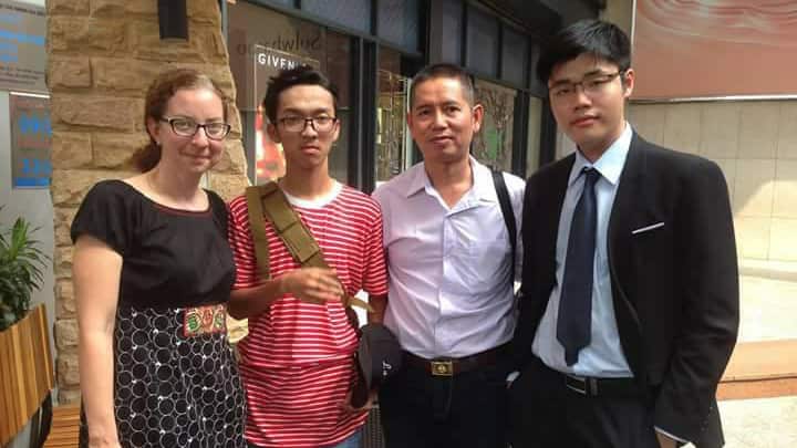 Trần Hoàng Phúc và Huỳnh Thành Phát (áo đỏ)