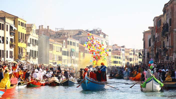 The party of all the Venetians who inaugurate the Carnival