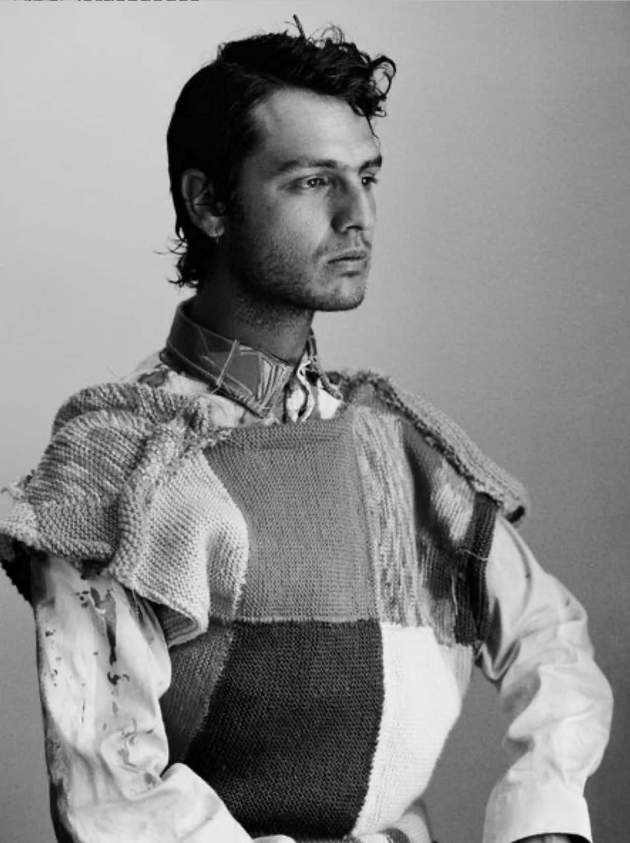 Jordan Gogos in vest