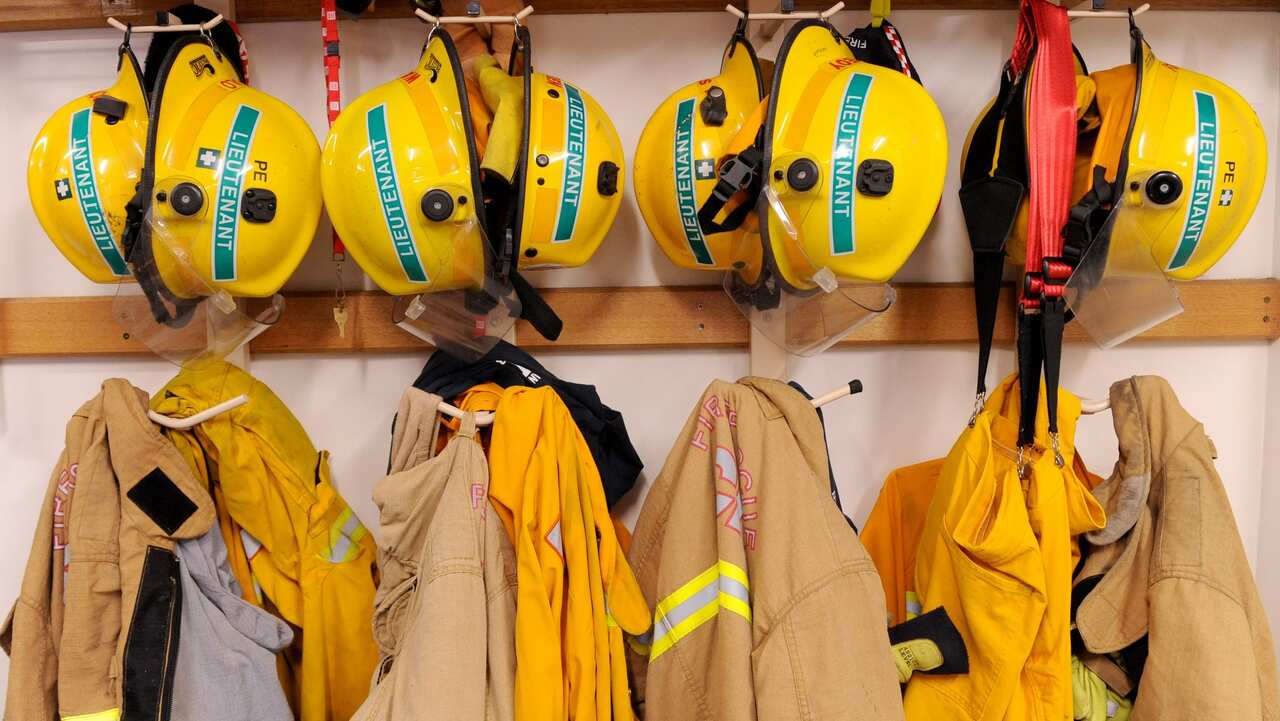 Victorian Premier Daniel Andrews announced a Victorian Government Cabinet ministers have endorsed a plan to split the Country Fire Authority in two, making the CFA a volunteer-only agency and creating a new agency called Fire Rescue Victoria (FRV) to cove