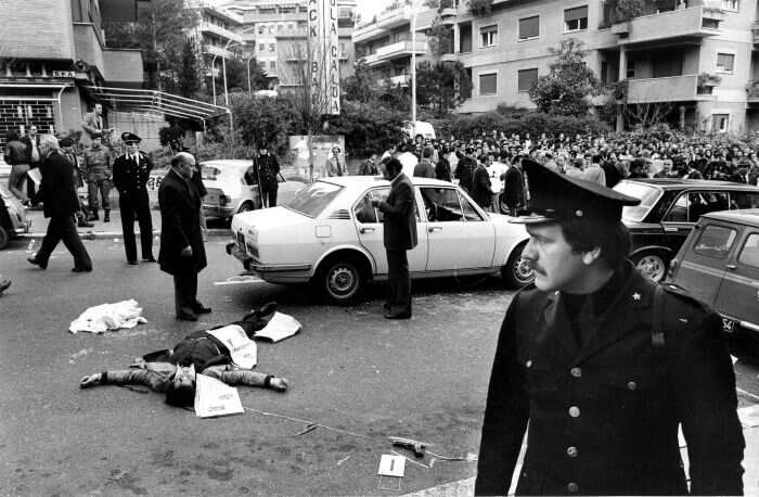Via Fani, pochi minuti dopo il rapimento di Aldo Moro
