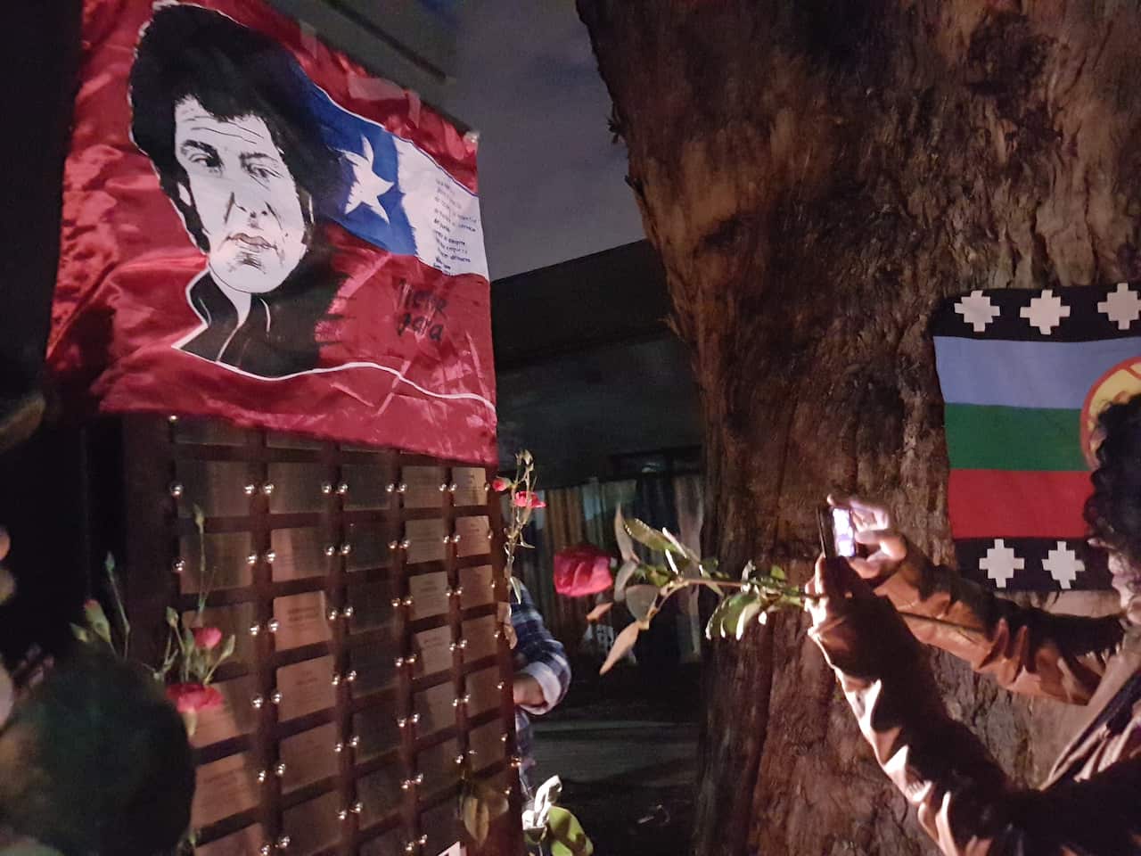 Placa a Victor Jara