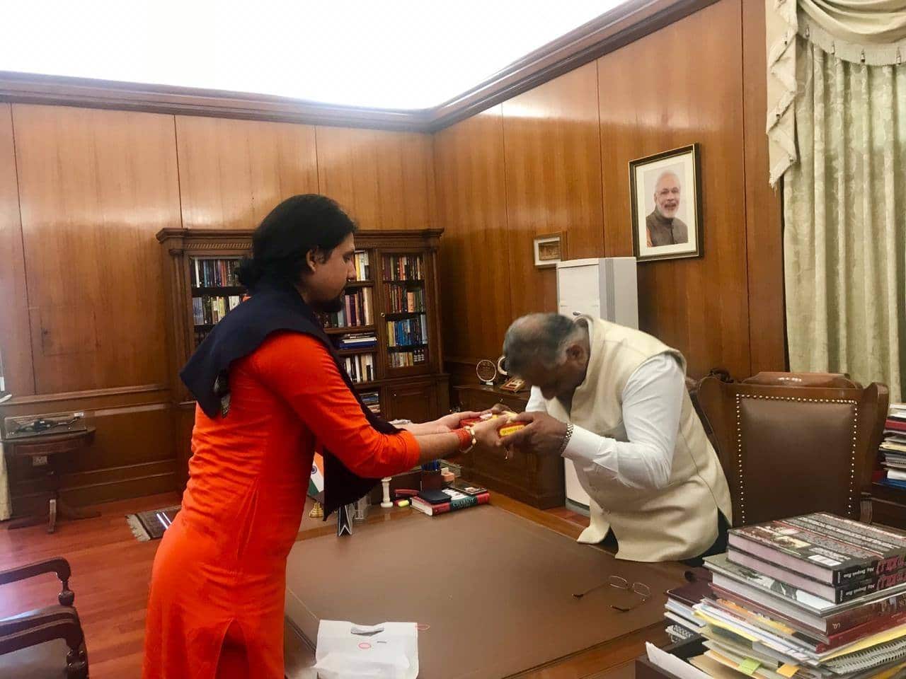 Anand Giri with union minister VK Sigh. The picture was posted on Facebook on 1 March 2019.