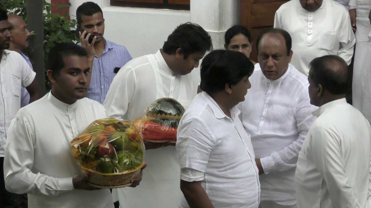 SLFP Former 16 Ministers Visited Asgiri Maha Viharaya.