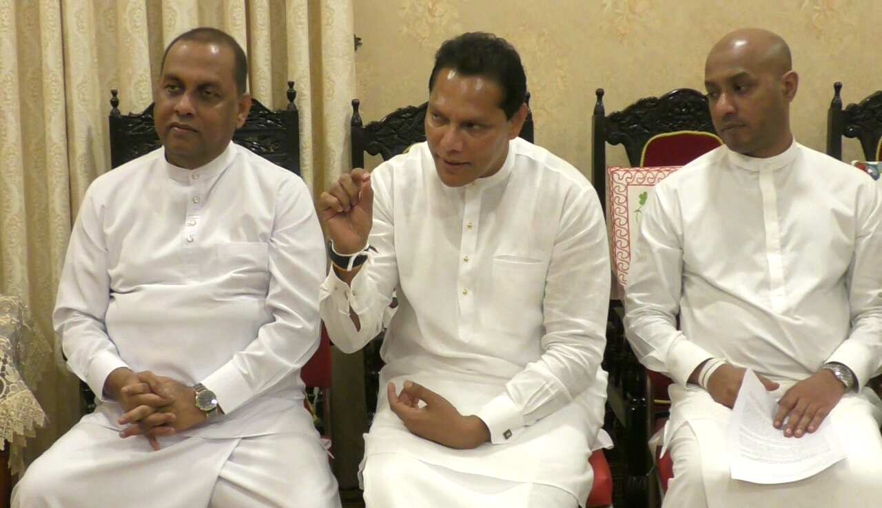 SLFP Parliament Members Team Visit Maha Nayake Thero 